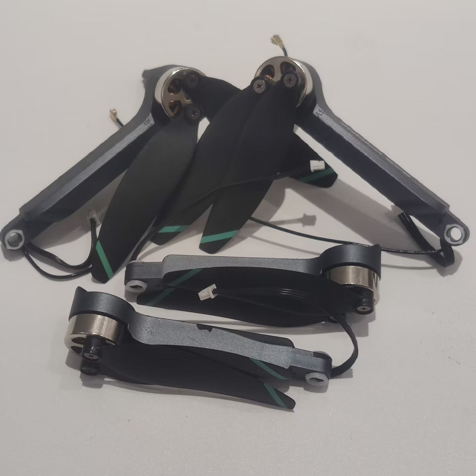 Brushless Motor Arm A1/B1/A2/B – Lyzrc Drone Bewertung und Preis